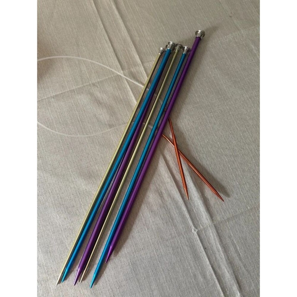 (4) Knitting Needles